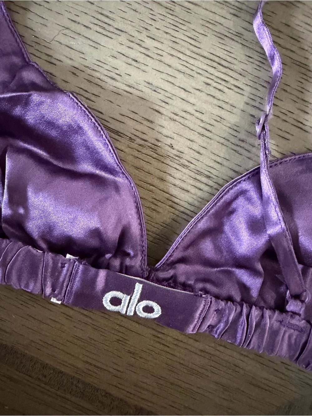 ALO Yoga smooth satin